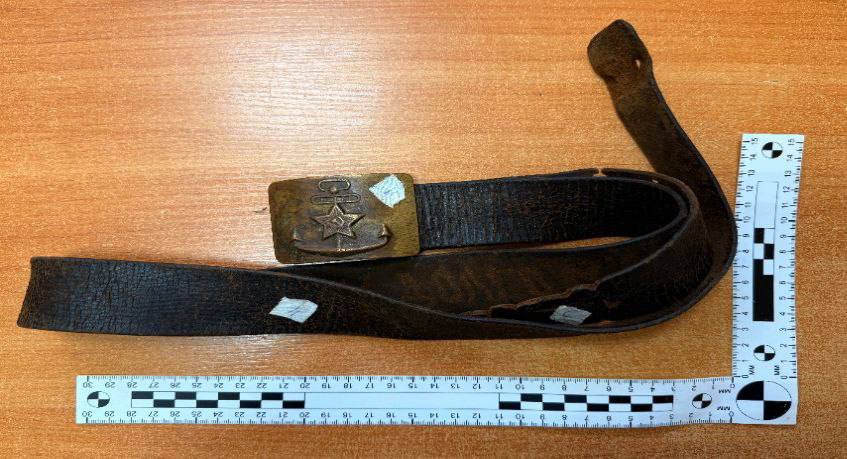 Избил дочь ремнем и костылем!