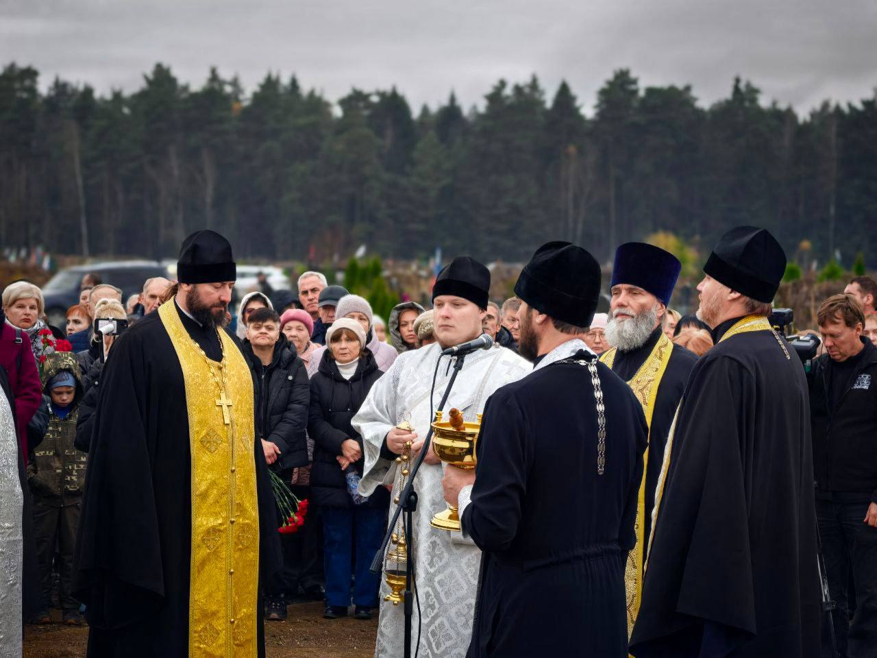 На кладбище в Передоли открыли мемориал в честь героев СВО.