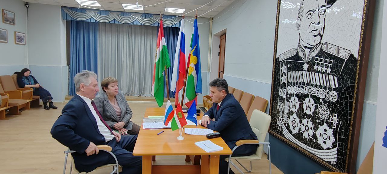 Жители деревень Жуковского Калужской области обратились к депутату Законодательного собрания Андр...