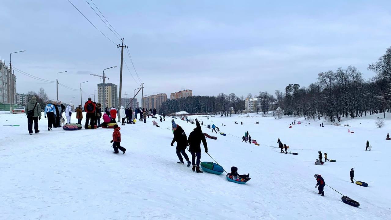 На обнинских водоемах лед достаточно толстый: 18 см на Протве и до 30 см на прудах. Спасатели пре...