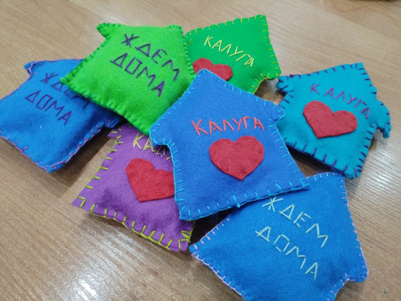 Калужские дети подарили подарки бойцам, участвующим в СВО. Штаб  отправил гуманитарную помощь на ...