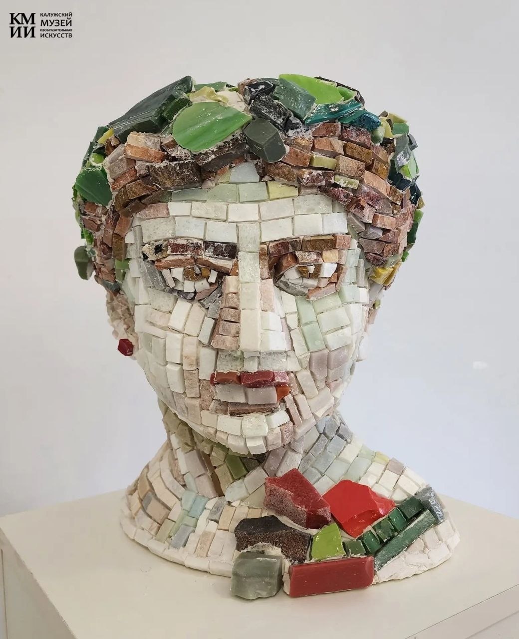В Калужском музее изобразительных искусств начала работу выставка мозаичного искусства Елены Скур...