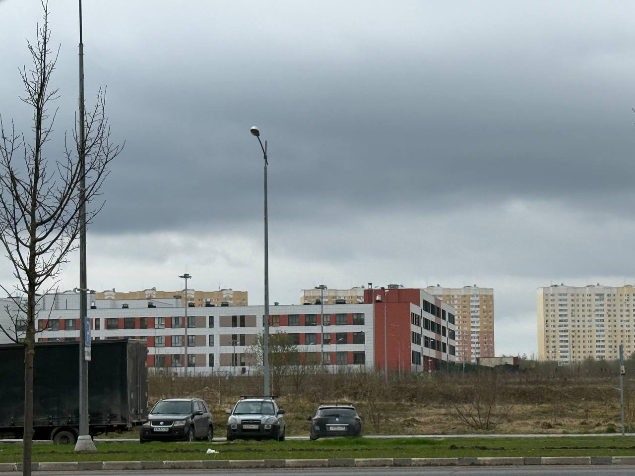 В Заовражье планируется строительство легкоатлетического комплекса рядом с 18-й школой. Проект ку...